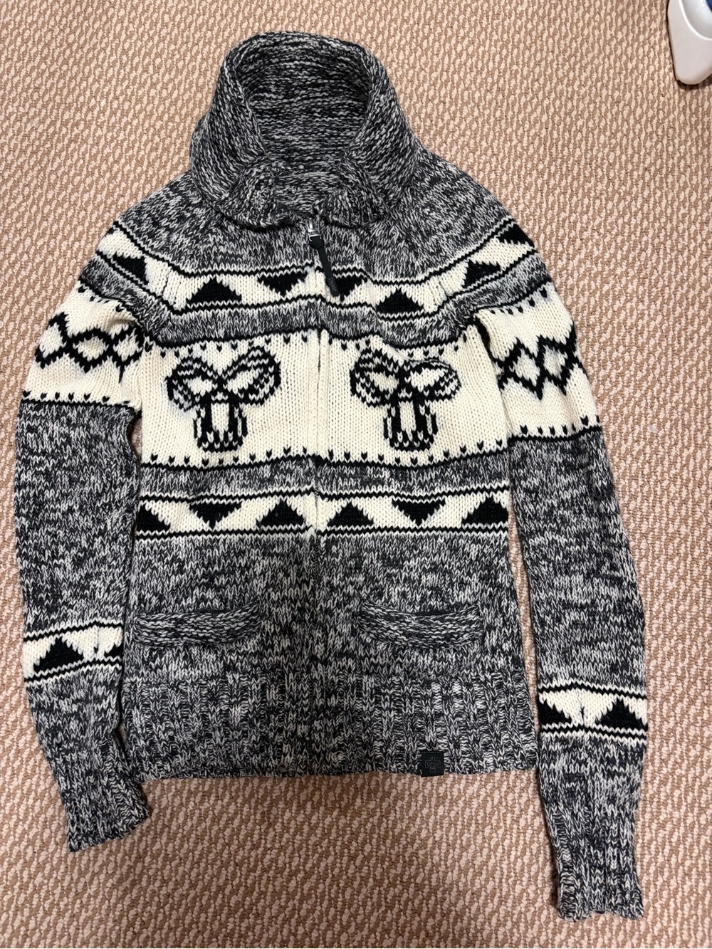 TNA sweater size XS